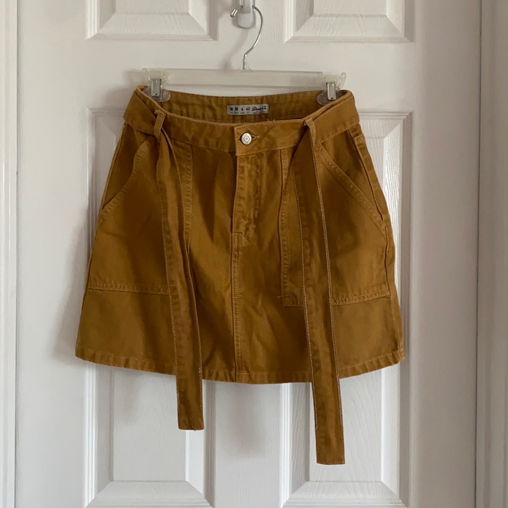Size 6 tan skirt